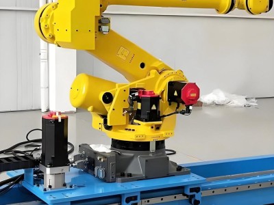 2025机器人地轨选购指南：从参数到厂家全攻略